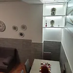 Chloe's * 贾迪尼-纳克索斯