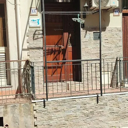 דירה Chloe's *